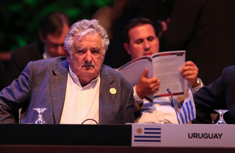 Mujica alerta ante CELAC de resurgimiento fascista en el mundo