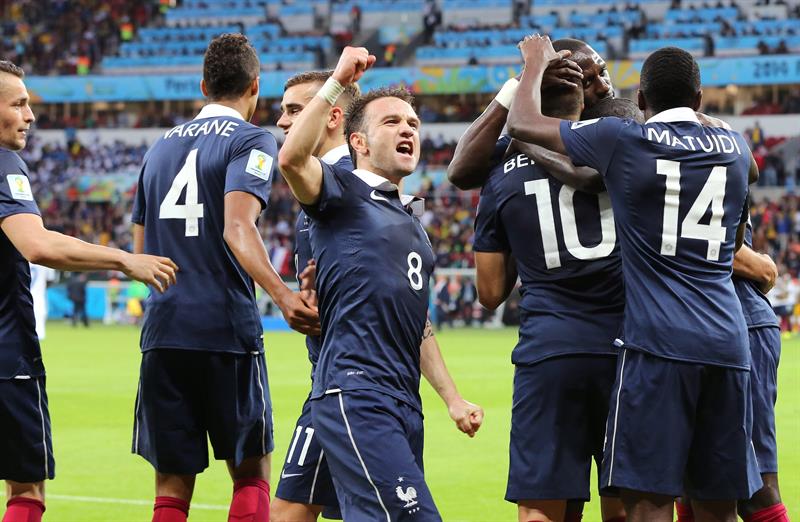 Honduras sucumbe al brillo de Benzema