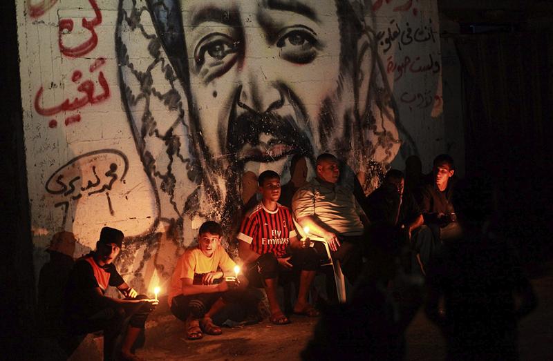 Miles de palestinos recuerdan a Arafat tras nueve años de su muerte