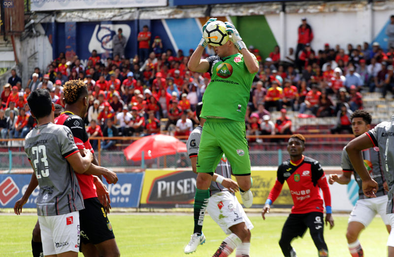 Dos jugadores se refieren a extorsión en fútbol ecuatoriano