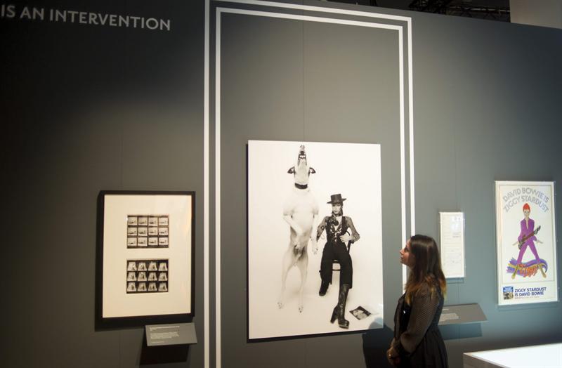 Los mil rostros de David Bowie, en una muestra de museo londinense