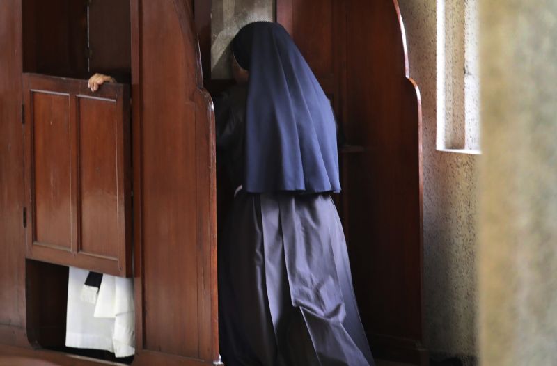 Las acusaciones de abuso de una exreligiosa francesa contra un cura