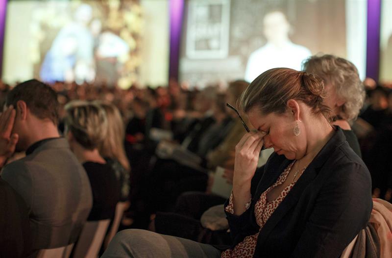 Más de 1.600 familiares recuerdan a víctimas del vuelo derribado en Ucrania