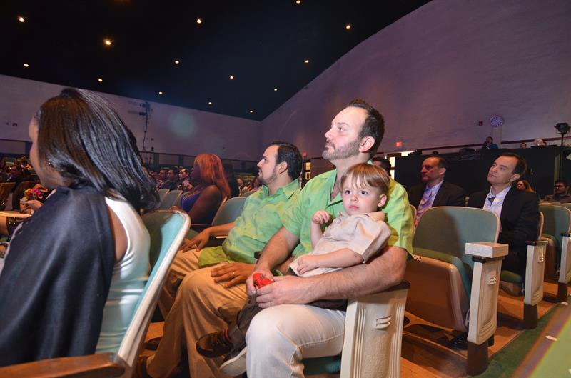 Decenas de parejas participan en una boda masiva homosexual en Miami