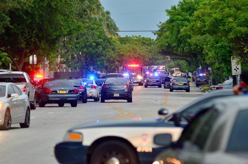 Persona mata a tiros a 6 personas en EE.UU. y es abatido por la policía