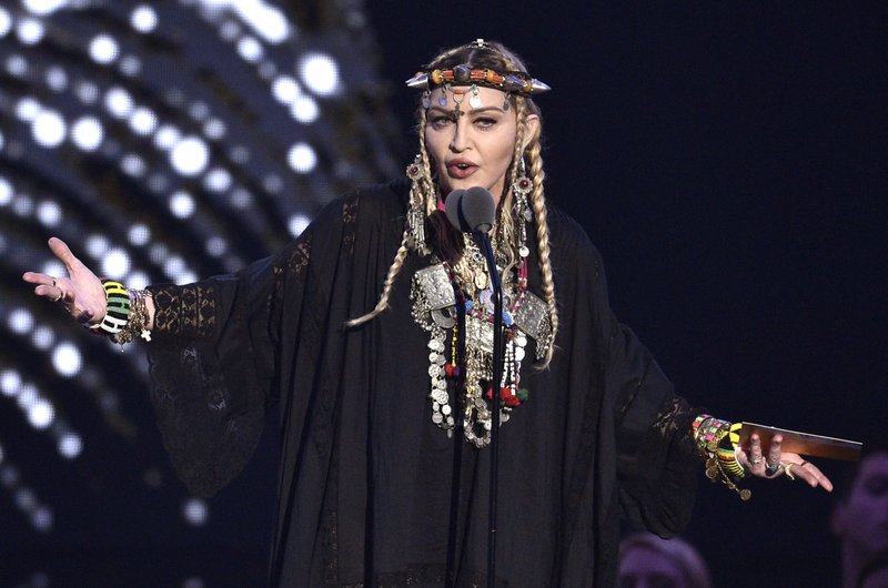 Instagram borra video de Madonna sobre teorías del COVID