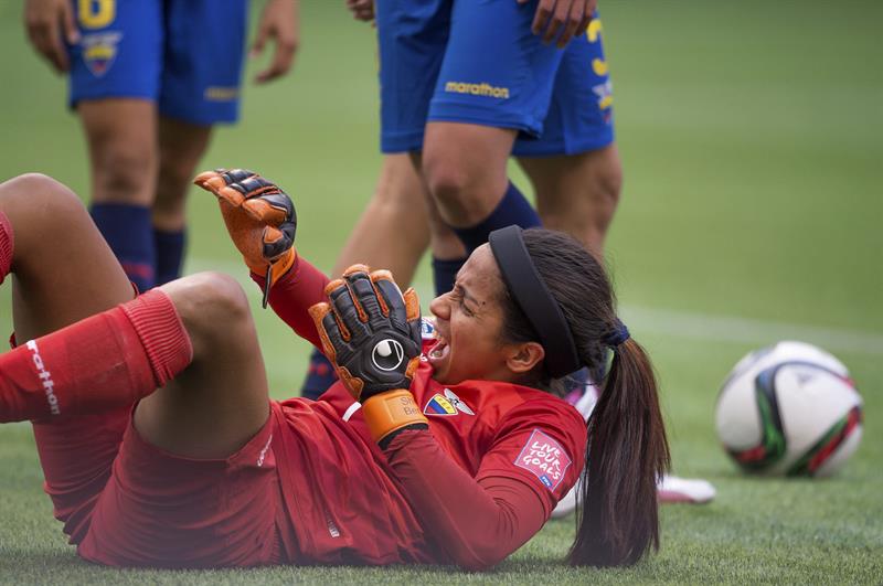 Ecuador cae con estrépito 6-0 ante Camerún en estreno en Copa Mundial