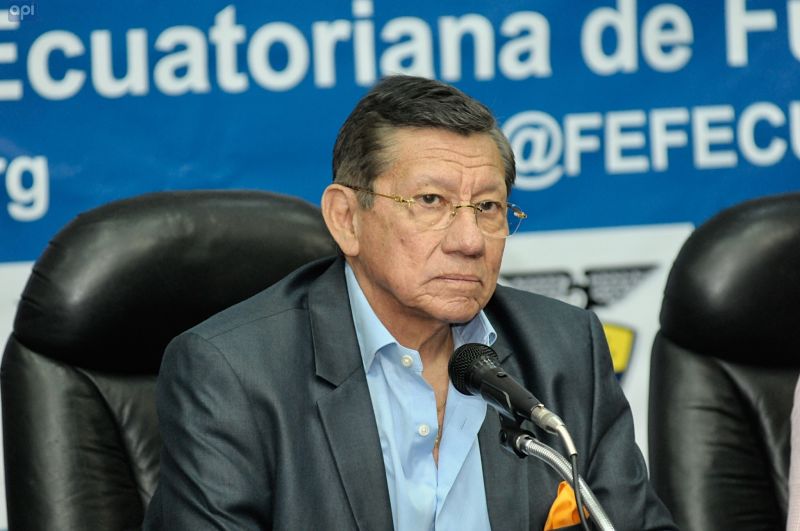 Juez dicta prohibición de salida del país a Carlos Villacís