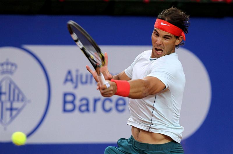 Nadal fulmina a Raonic y se planta en su octava final del Godó