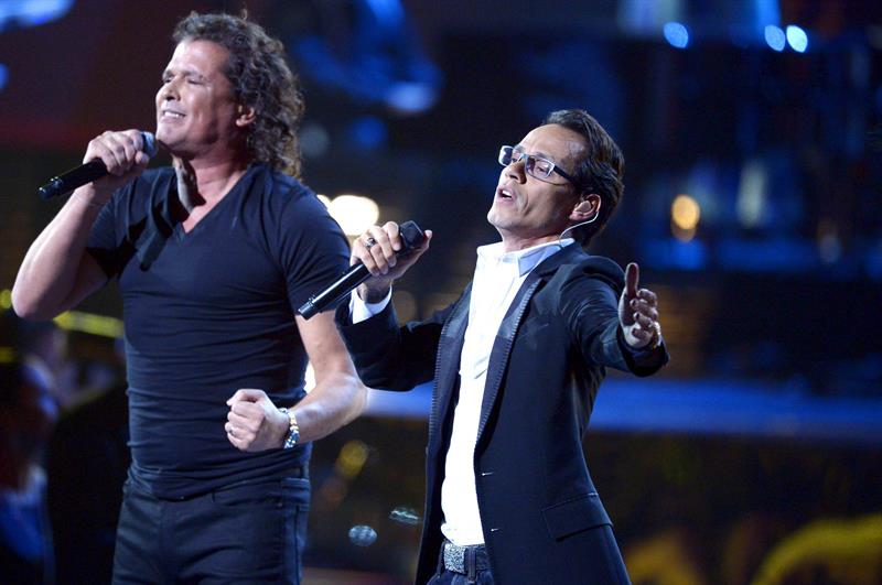 Drexler, Paco de Lucía y Enrique Iglesias triunfan en politizados Grammy Latino