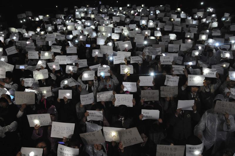 Los dramáticos mensajes enviados por víctimas del naufragio en Corea del Sur