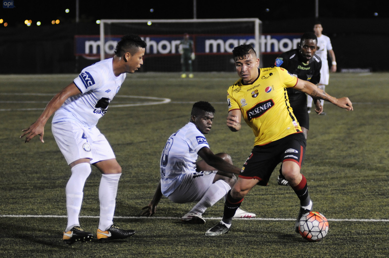 Mario Pineida no volverá a jugar este año con Barcelona por lesión