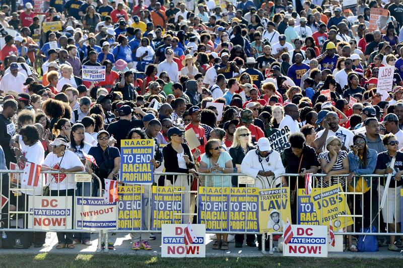 Miles se congregan por el 50 aniversario de la marcha Martin Luther