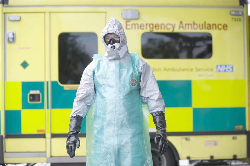 Segundo caso de ébola en EE.UU., duro golpe a la batalla global contra el virus