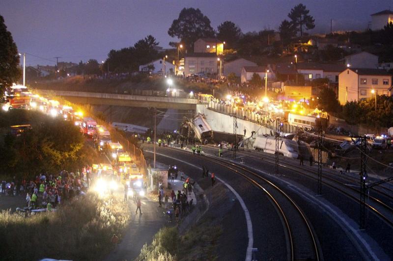 Al menos 30 muertos en un accidente ferroviario en el noroeste de España