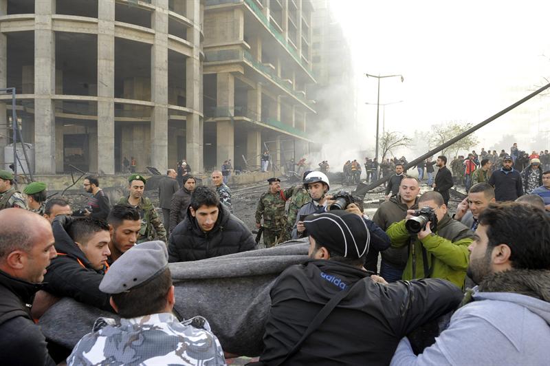 5 muertos y más de 50 heridos en atentado con coche bomba en Beirut