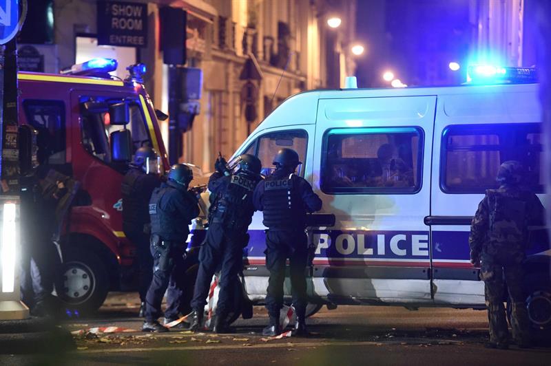 Al menos 150 muertos en París