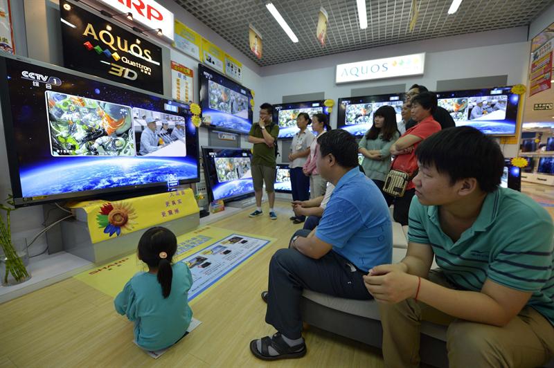 China lanza 3 astronautas al espacio en su quinta misión tripulada