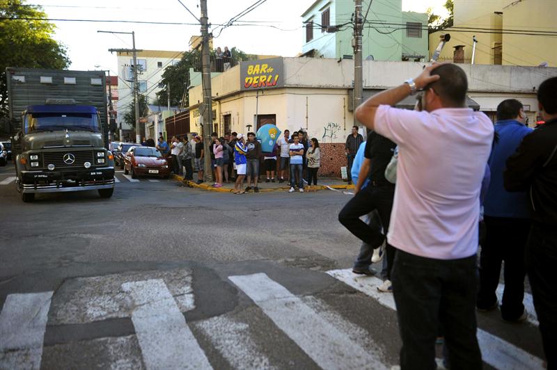 Jóvenes que estaban en la discoteca en Brasil relatan cómo fue el incendio