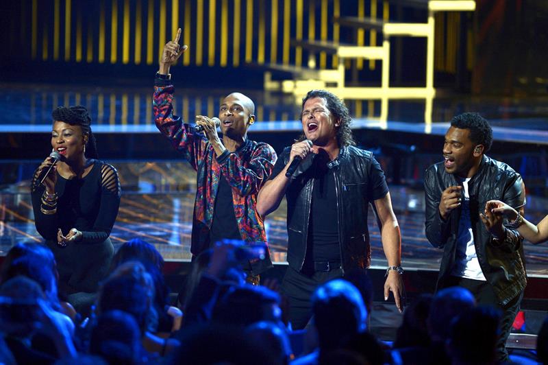 Drexler, Paco de Lucía y Enrique Iglesias triunfan en politizados Grammy Latino