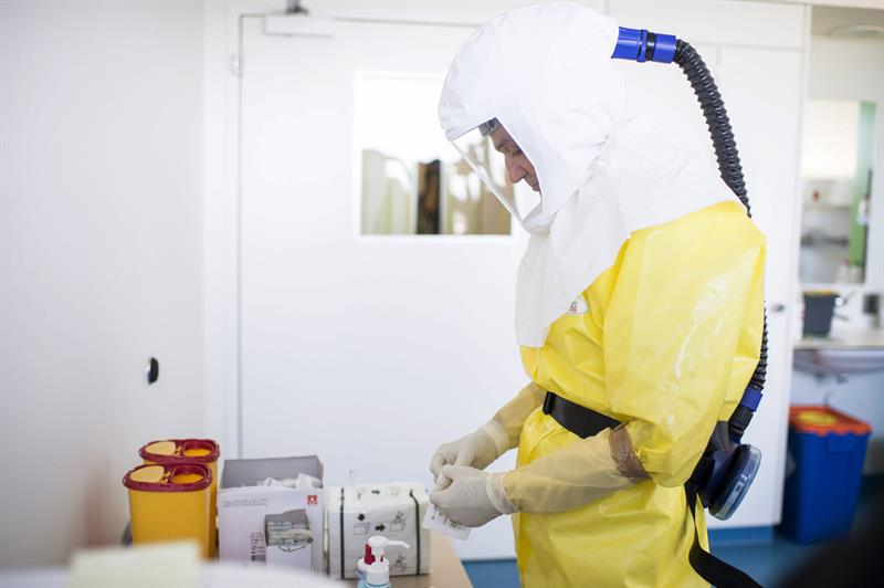 Una persona en observación ante posible caso de ébola en Colombia