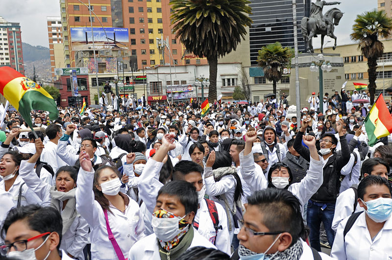 Médicos bolivianos suspenden huelga tras 47 días de protestas