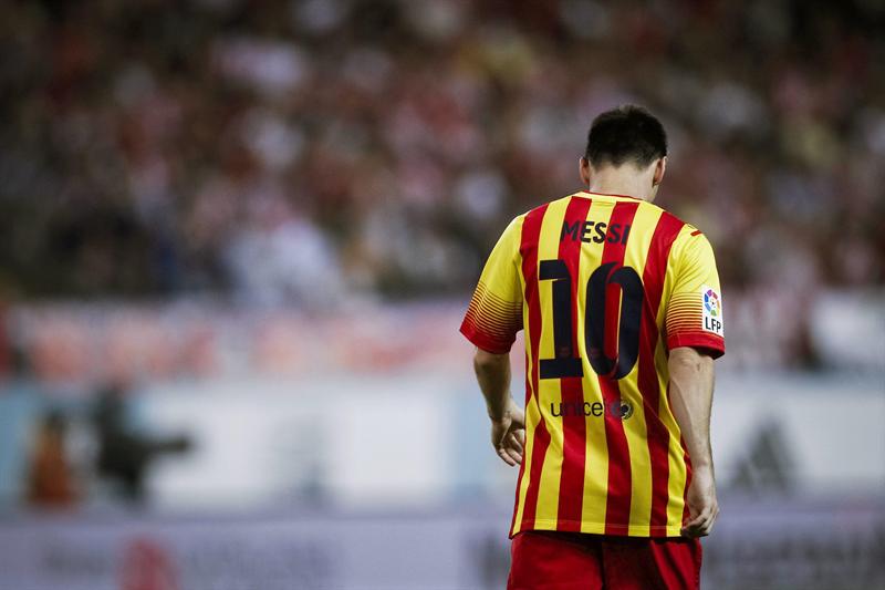 Lionel Messi sólo sufre una contusión en el muslo