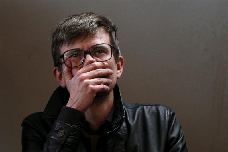 Charlie Hebdo explica que el Mahoma de su portada es "ante todo un hombre que llora"