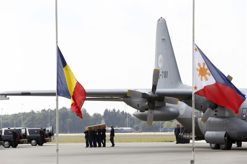 Holanda cierra semana negra con llegada de últimos restos humanos del MH17