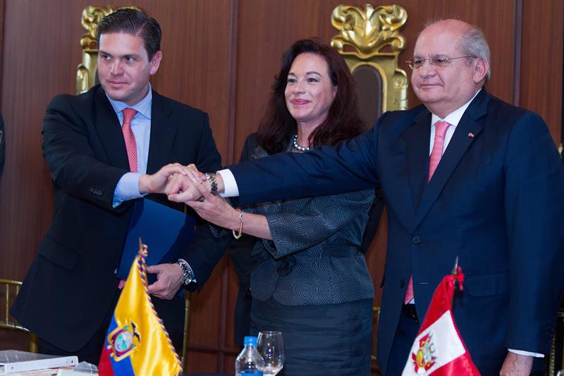 Ministros de Ecuador, Colombia y Perú impulsan cooperación militar