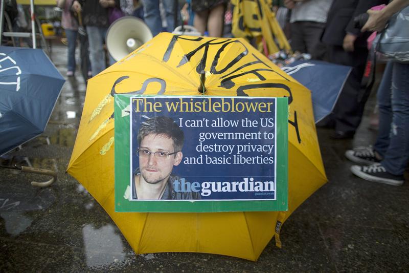 La inteligencia británica almacena correos y llamadas, según &quot;The Guardian&quot;