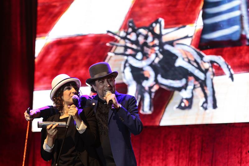 Sabina se despidió en Quito con un "concierto teñido de melancolía"