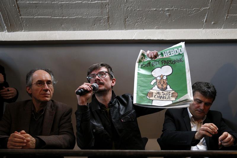 Charlie Hebdo explica que el Mahoma de su portada es &quot;ante todo un hombre que llora&quot;