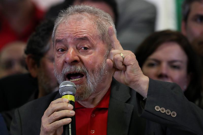 Lula da Silva dice que si le prueban algún delito caminará a la comisaría para detención