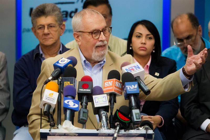 Oposición venezolana dice que el diálogo con el Gobierno está en crisis