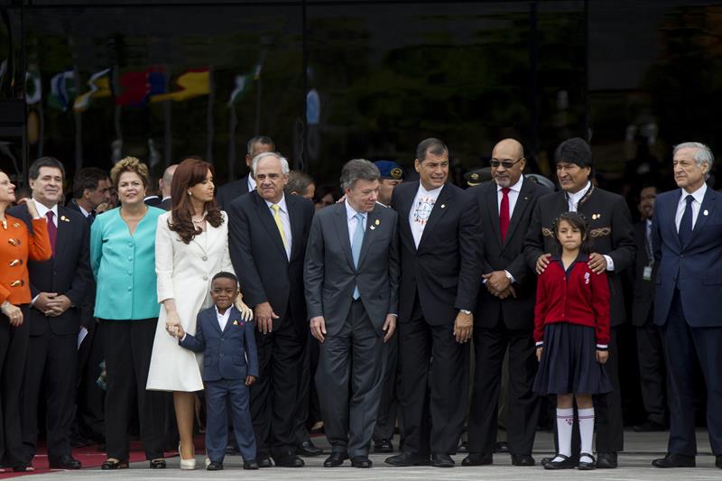 Unasur estrena casa en Ecuador y renueva votos por una &quot;integración integral&quot;