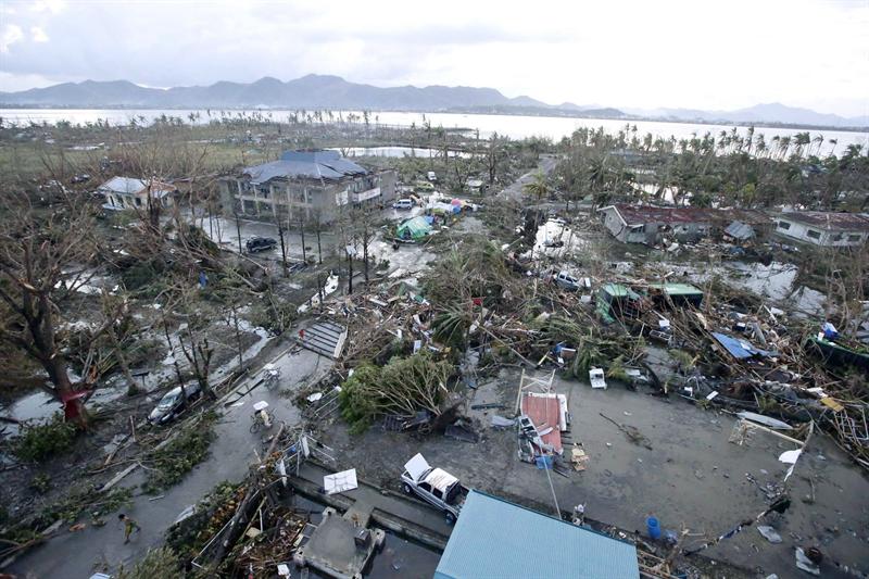 1.200 personas habrían muerto por tifón en Filipinas según Cruz Roja