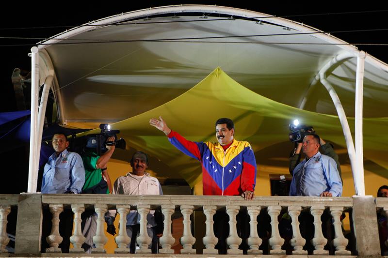 Maduro pide a fuerza armada estar alerta con embajada de EE.UU. en Venezuela