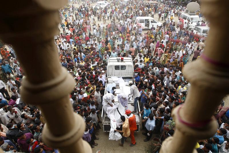 4 arrestados por derrumbe en Bangladesh que dejó al menos 346 muertos