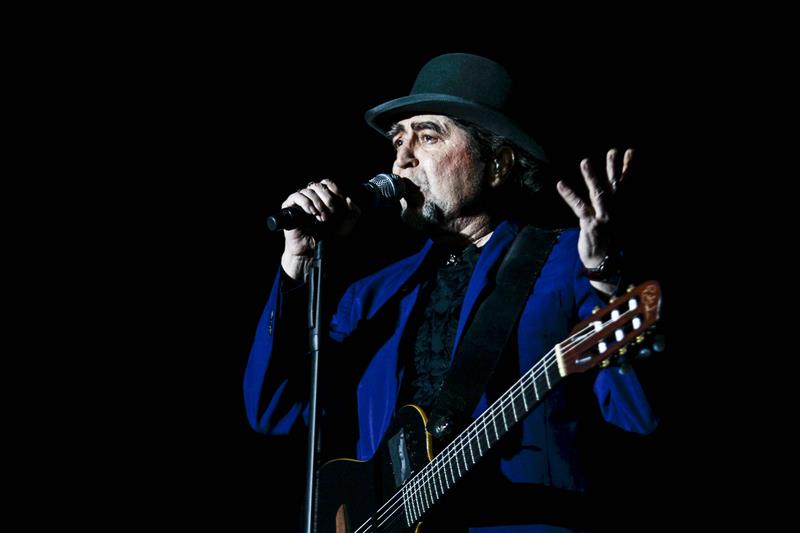 Sabina se despidió en Quito con un "concierto teñido de melancolía"