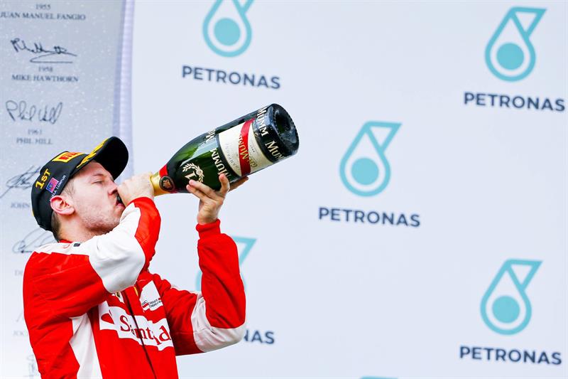Ganar con Ferrari, un &quot;sueño de niño&quot; para Vettel