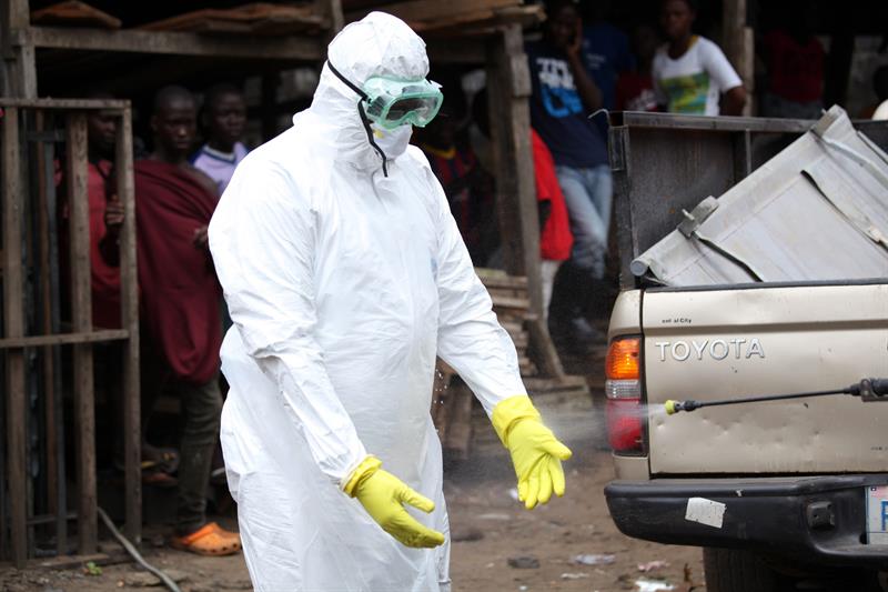 Japón se prepara ante posibles contagios de ébola