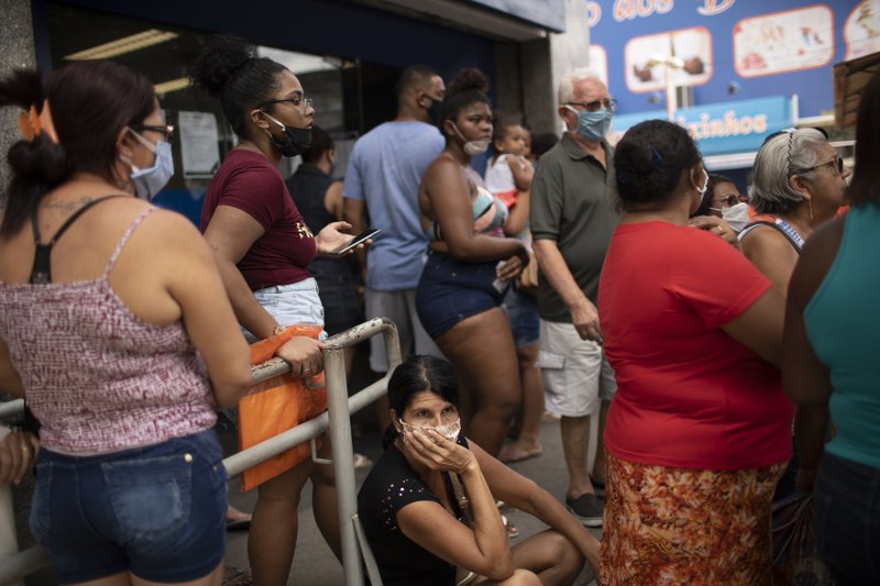Brasil vuelve a registrar más de 700 muertes por COVID en 24 horas
