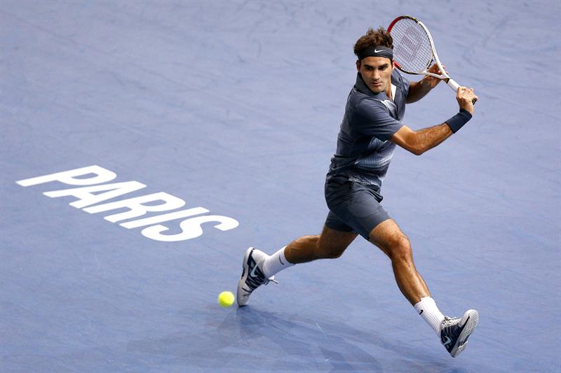 Federer gana en Bercy y se clasifica para Londres