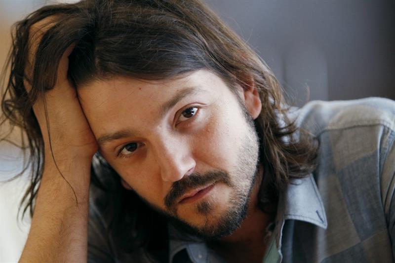 Diego Luna: &quot;No debemos perder la curiosidad sobre los temas que nos afectan&quot;