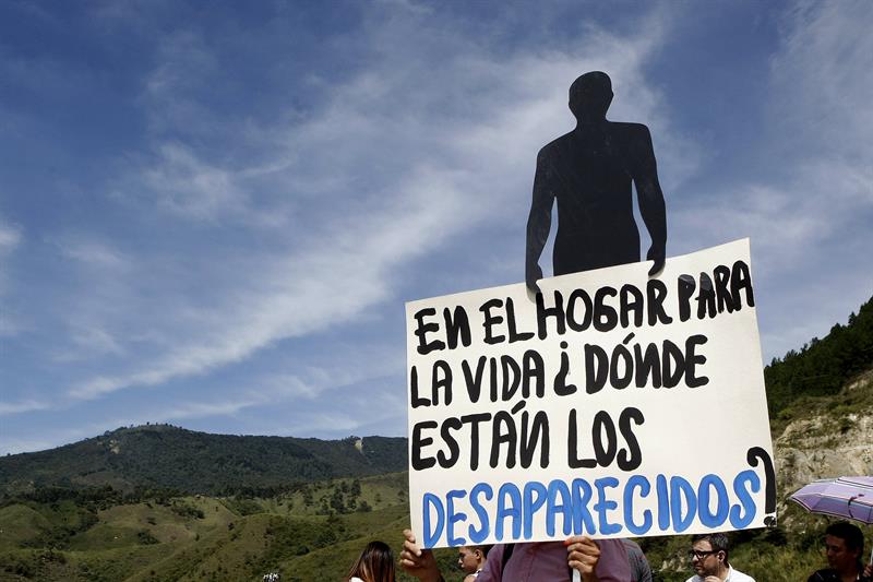 Colombia se llena de esperanza con la mayor exhumación de víctimas