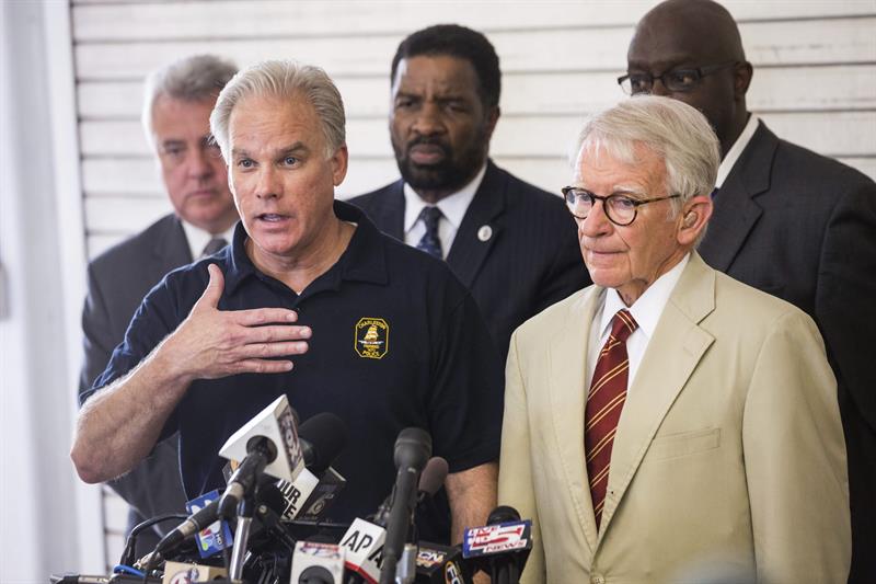 Detienen al supuesto autor de ataque a iglesia que dejó 9 muertos en EE.UU.