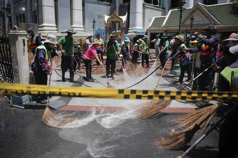 Bangkok registra otra explosión mientras se busca al autor del atentado