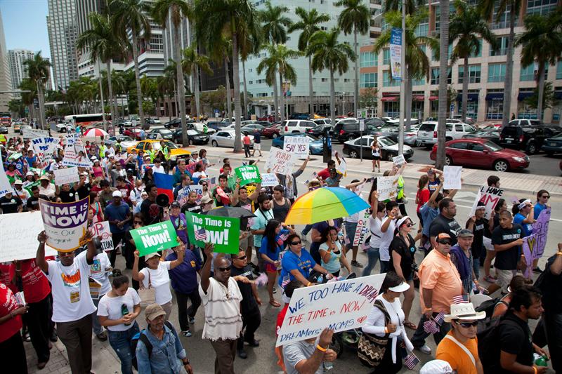 Miles de latinos se preparan en Washington para la gran marcha hispana