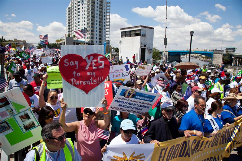 Miles de latinos se preparan en Washington para la gran marcha hispana